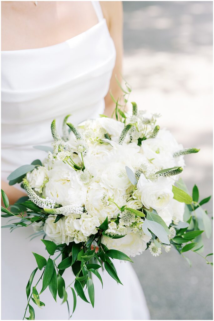 wedding-at-the-estate-atlanta-bridal-bouquet