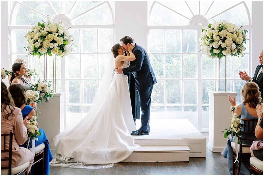 wedding-at-the-estate-atlanta-first-kiss