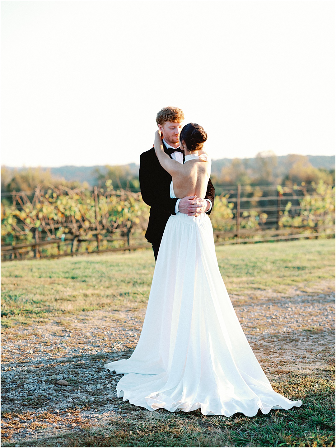 wedding photos in vineyard