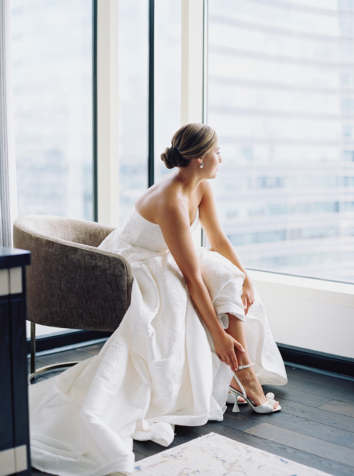 Bride Getting Ready for Wedding at Intercontinental Hotel Atlanta