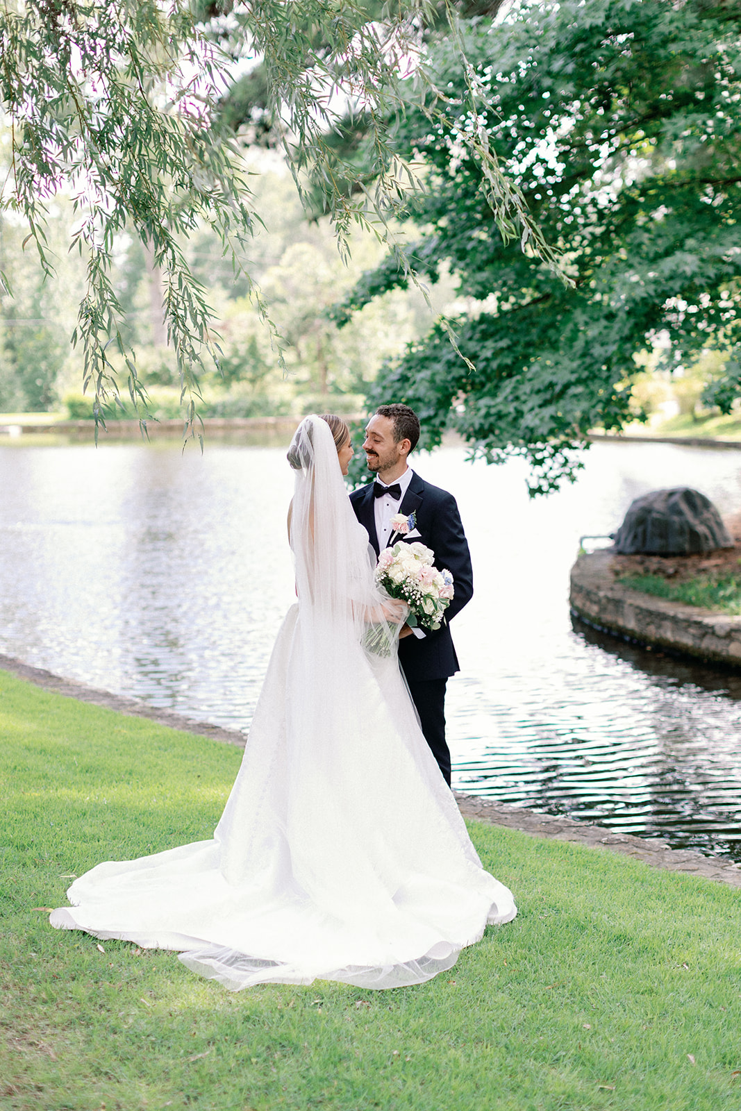 Wedding Photos Outdoors at Intercontinental Hotel Atlanta